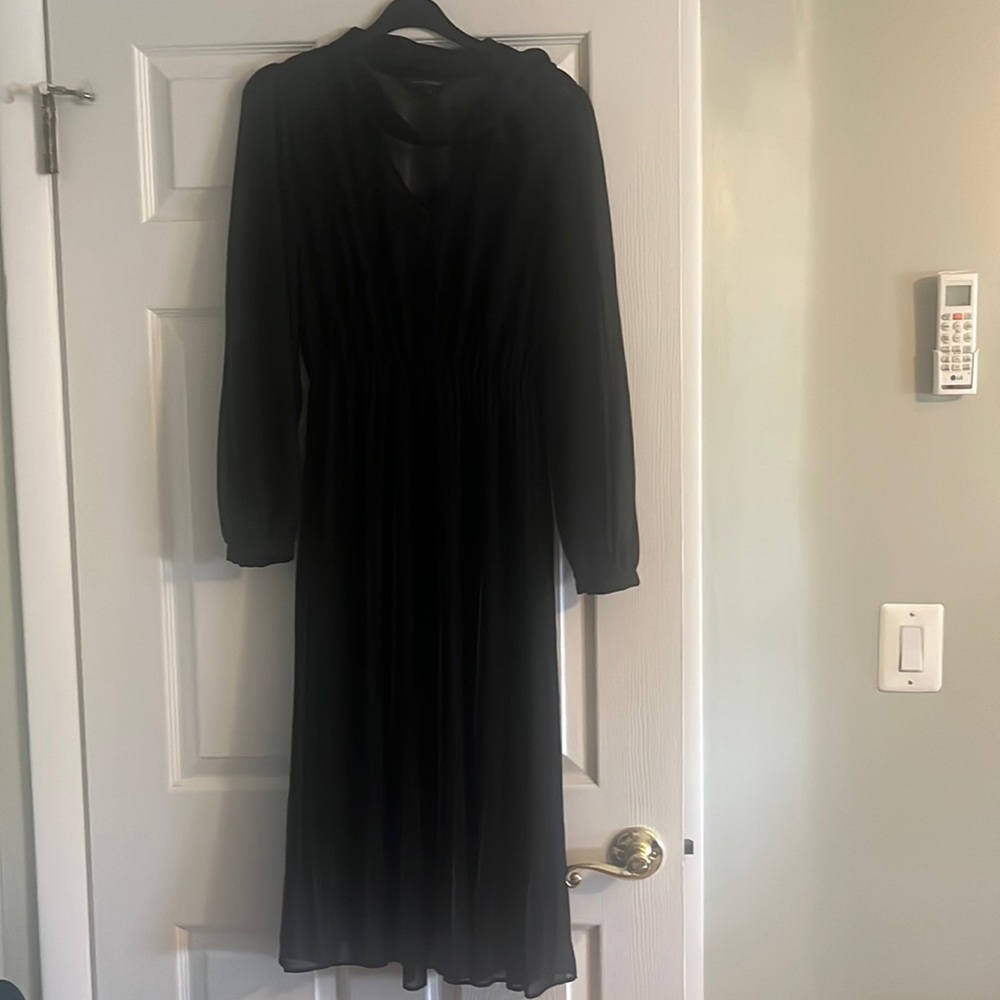 Banana Republic silky black pleated midi dress with bow tie neck - size 2.